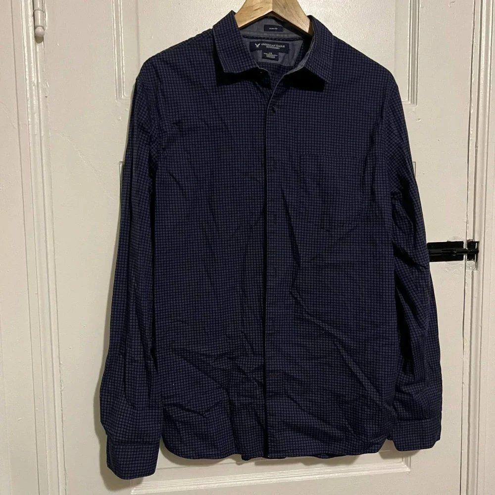 American Eagle Blue Blue Black pattern button down L